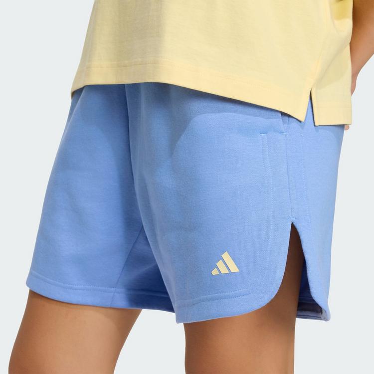 adidas adidas 3-Streifen Studio Fleece Shorts, locker Funktionsshorts Damen - Blue Fusion - 1 | SportScheck