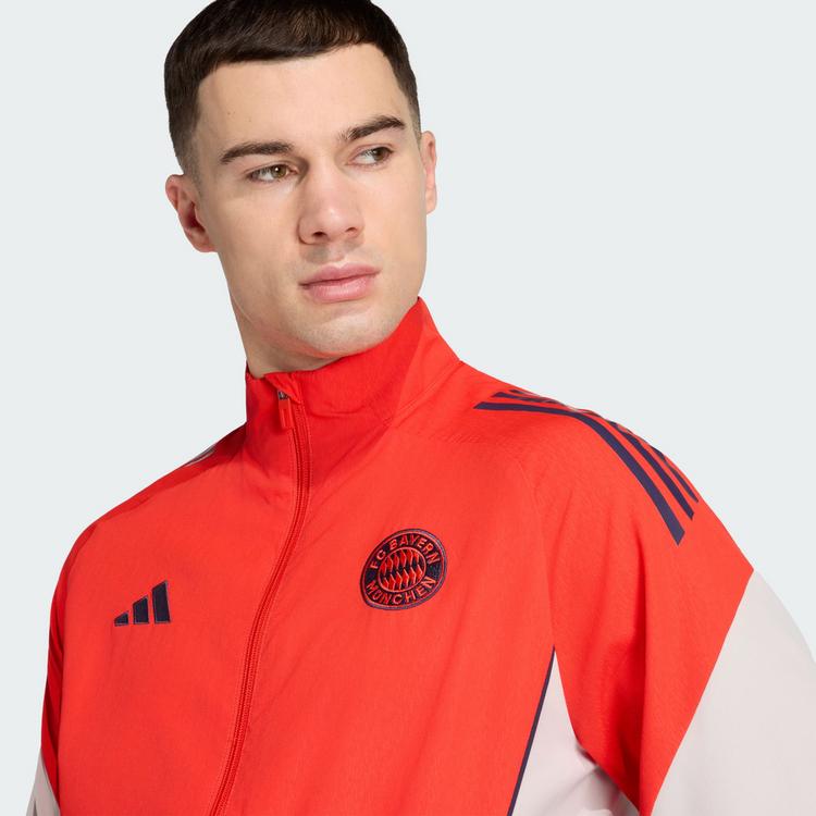 adidas adidas FC Bayern Tiro 25 Pr&auml;sentationsjacke Outdoorjacke Herren - Hi-Res Red - 0 | SportScheck