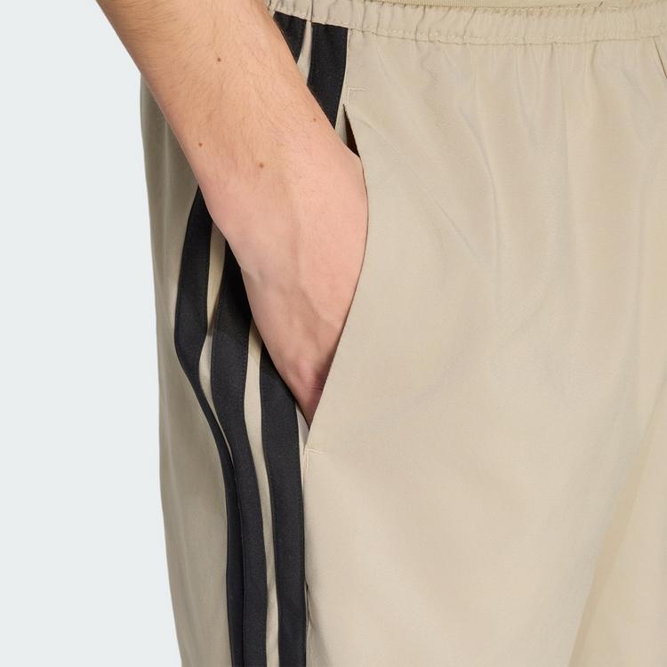 adidas adidas Essentials 3-Streifen Chelsea Shorts Funktionsshorts Herren - Wonder Cargo / Black - 1 | SportScheck