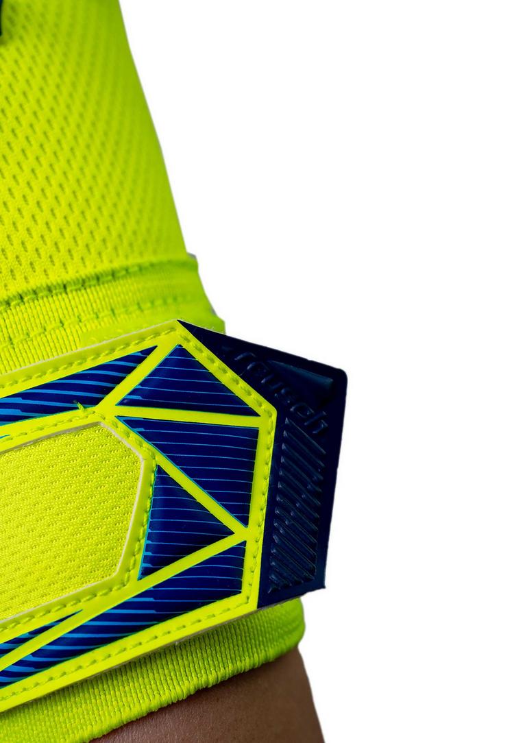 Reusch Reusch Attrakt Freegel Advance Junior Torwarthandschuhe - 2005 safe yellw/sharp blue - 4 | SportScheck