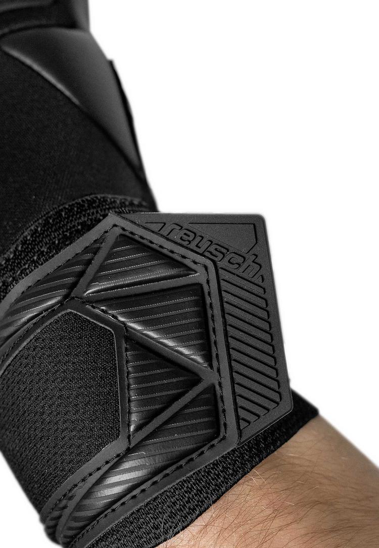 Reusch Reusch Attrakt Infinity Torwarthandschuhe - 7700 black - 4 | SportScheck