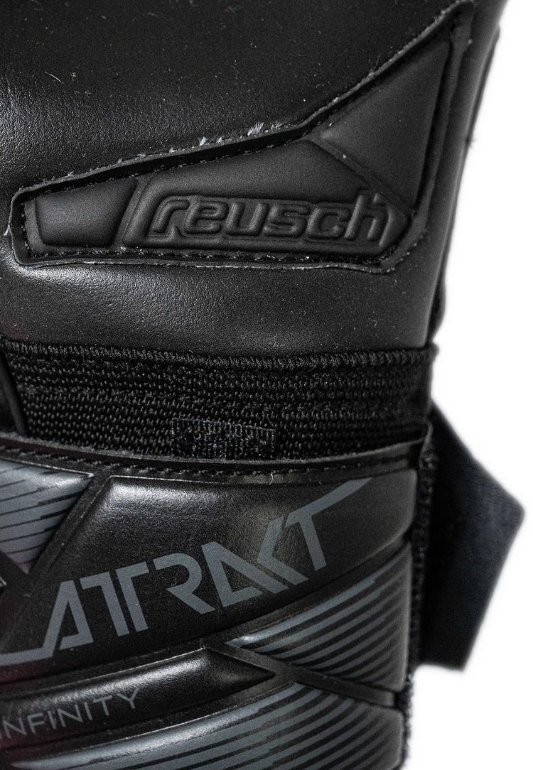 Reusch Reusch Attrakt Infinity Evolution NC Junior Torwarthandschuhe - 7700 black - 5 | SportScheck