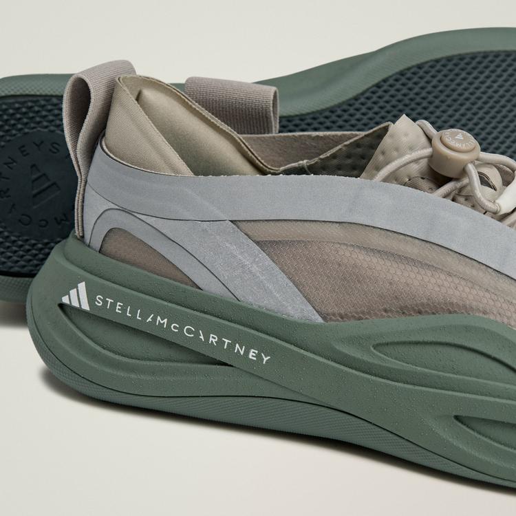 adidas adidas adidas by Stella McCartney Sportswear Fitnessschuhe Damen - Stone Green / Cloud White / Reflective Silver - 6 | SportScheck