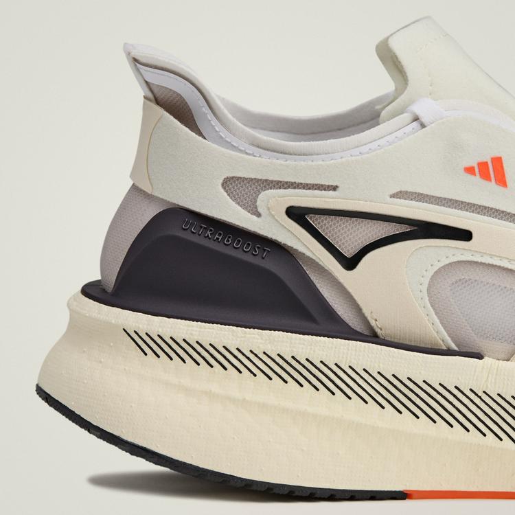 adidas adidas adidas by Stella McCartney Ultraboost 5 Laufschuhe Damen - Ivory / Grey One / Core Black - 6 | SportScheck