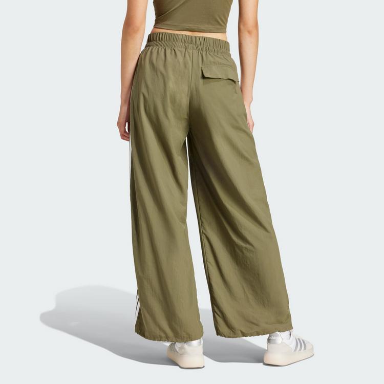 adidas adidas Essentials 3-Streifen Lifestyle Woven Trainingshose Damen - Olive Strata / White - 1 | SportScheck