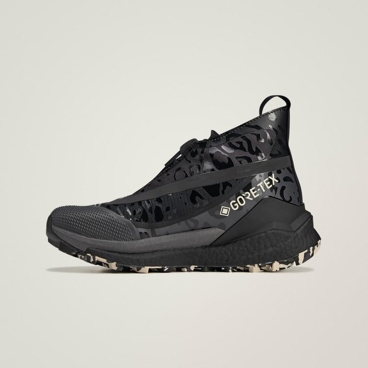 adidas adidas adidas by Stella McCartney x Terrex Wanderschuhe - Core Black / Utility Black / Almond Milk-Smc - 5 | SportScheck