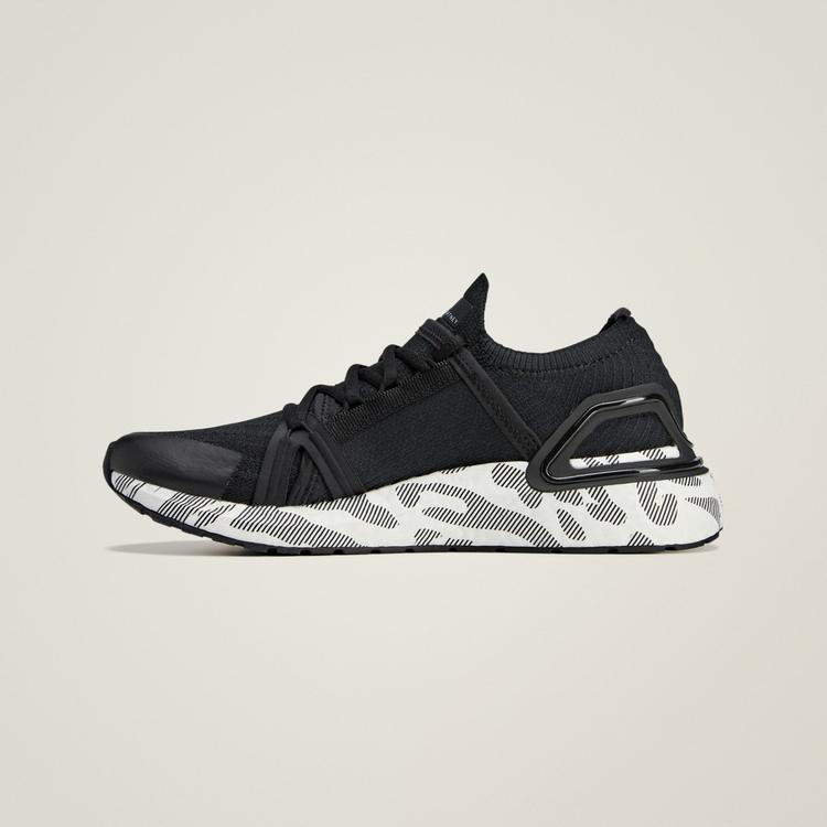 adidas adidas adidas by Stella McCartney Ultraboost Laufschuhe Damen - Core Black / Core Black / Core Black - 5 | SportScheck