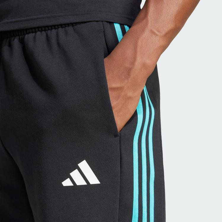 adidas adidas MERCEDES - AMG PETRONAS FORMULA ONE Shorts Herren - Black / White - 1 | SportScheck