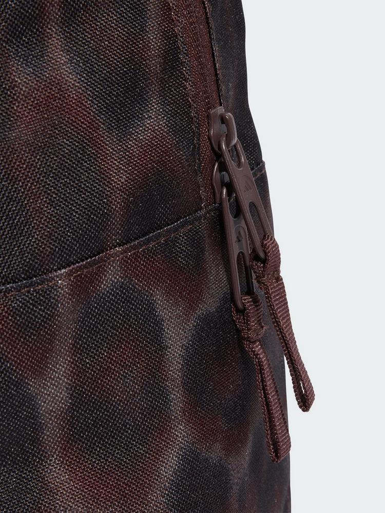 adidas adidas ADIDAS LINEAR ESSENTIALS GRAPHIC Daypack Damen - Earth Strata / Shadow Brown - 2 | SportScheck