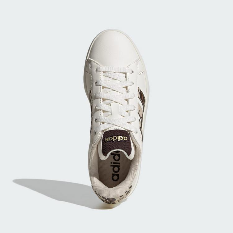 adidas adidas GRAND COURT&nbsp;3.0 SCHUH F&Uuml;R KINDER UND Sneaker Kinder - Core White / Crystal Linen / Aurora Coffee - 1 | SportScheck