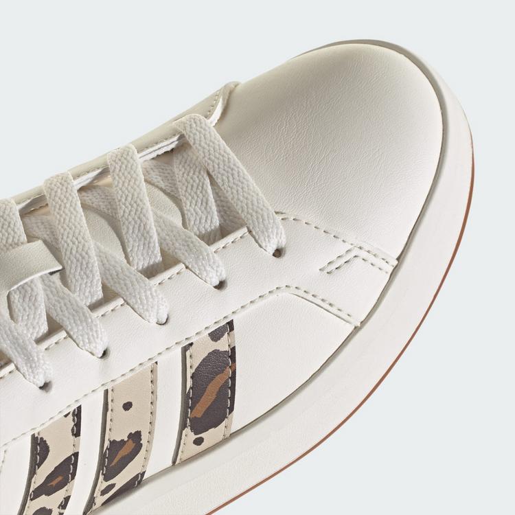 adidas adidas GRAND COURT&nbsp;3.0 SCHUH F&Uuml;R KINDER UND Sneaker Kinder - Core White / Crystal Linen / Aurora Coffee - 7 | SportScheck