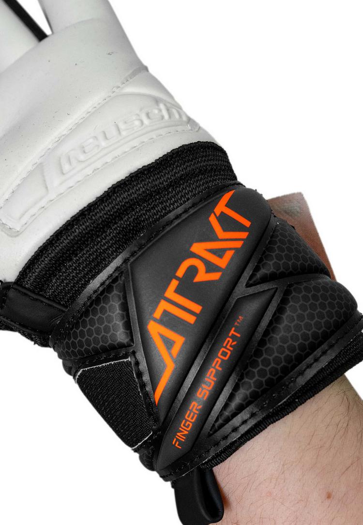 Reusch Reusch Attrakt Advance Torwarthandschuhe - 7783 black/shocking orange - 5 | SportScheck