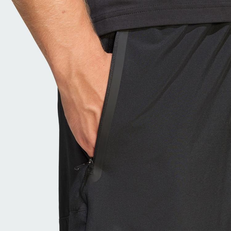 adidas adidas TIRO TRAVEL WOVEN SHORTS Fu&szlig;ballshorts Herren - Black / Black - 1 | SportScheck