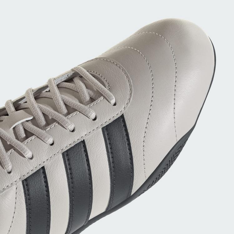 adidas adidas GRAND COURT LO AUDI REVOLUT F1 TEAM Fahrradschuhe Damen - Chalk Pearl / Utility Black / Hi-Res Red - 7 | SportScheck