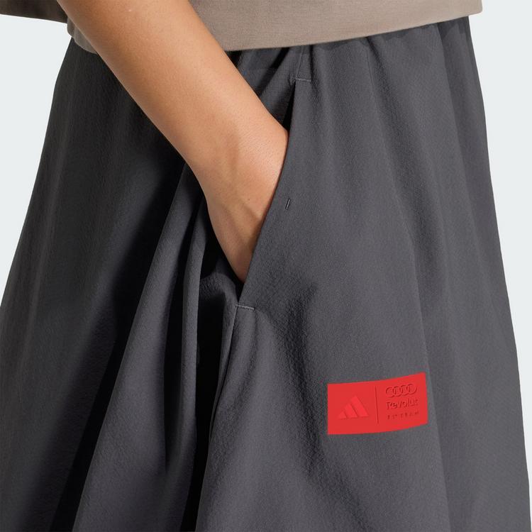 adidas adidas AUDI REVOLUT F1 TEAM ELEVATED ROCK, Sportrock Damen - Utility Black / Hi-Res Red - 0 | SportScheck