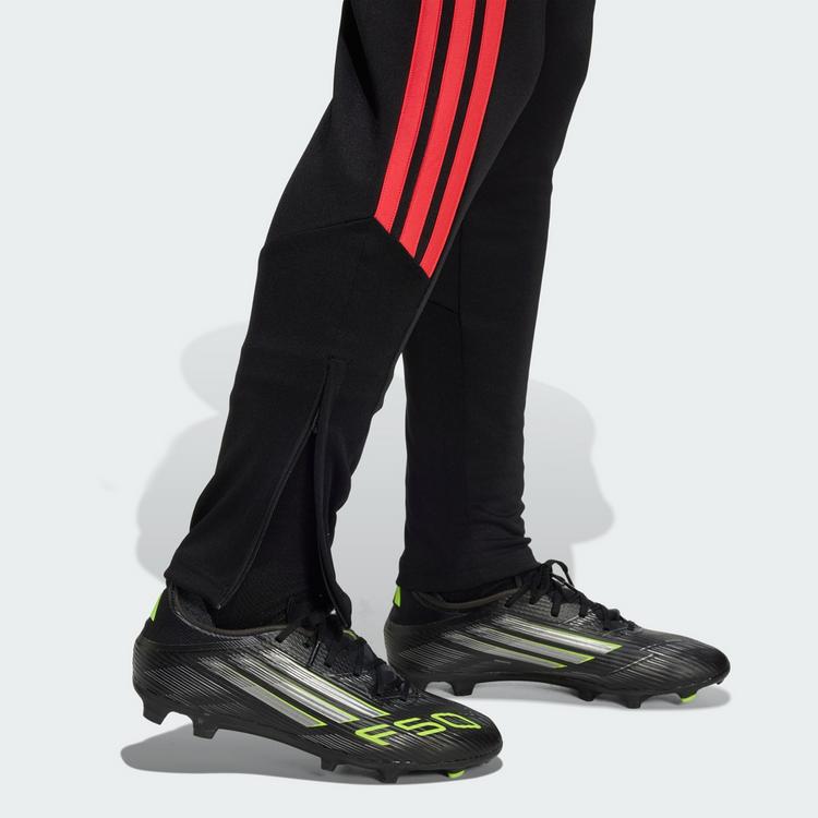 adidas adidas Tiro26 League Kids Trainingshose, Trainingshose Kinder - Black / Semi Lucid Red - 1 | SportScheck