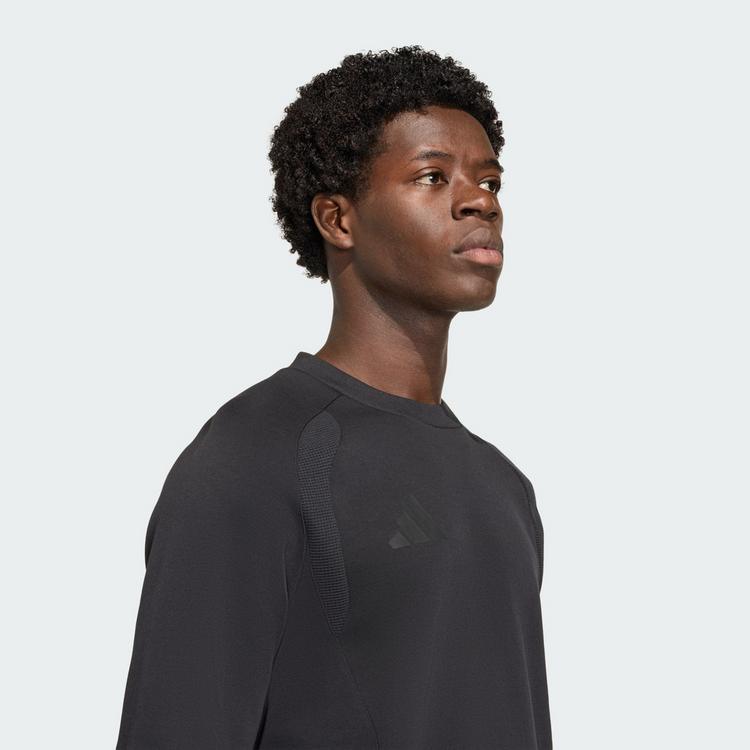 adidas adidas Tiro Travel Sweatshirt, Sweatshirt Herren - Black / Black - 0 | SportScheck