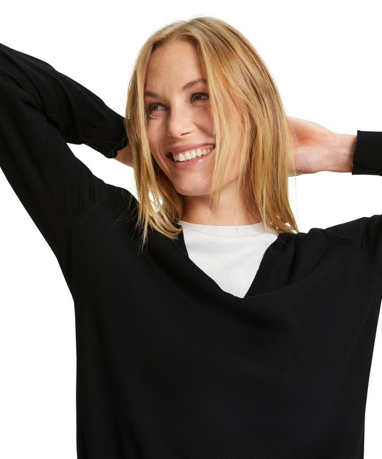 Falke Falke V-Neck New Merino Strickpullover Damen - black (3000) - 5 | SportScheck