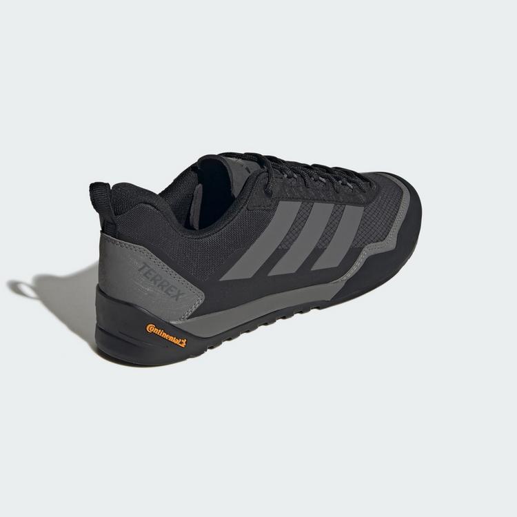 adidas adidas Terrex Skychaser Solo Zustiegsschuh Sneaker Herren - Core Black / Carbon / Grey Four - 4 | SportScheck