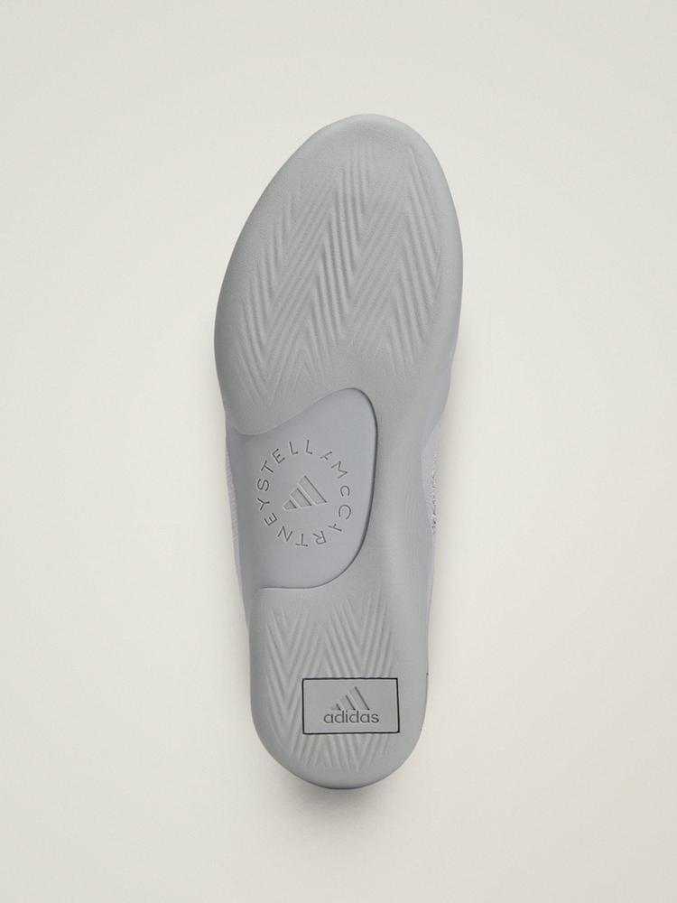 adidas adidas adidas by Stella McCartney Taekwondo Fitnessschuhe - Onix / Silver Metallic / Onix - 2 | SportScheck