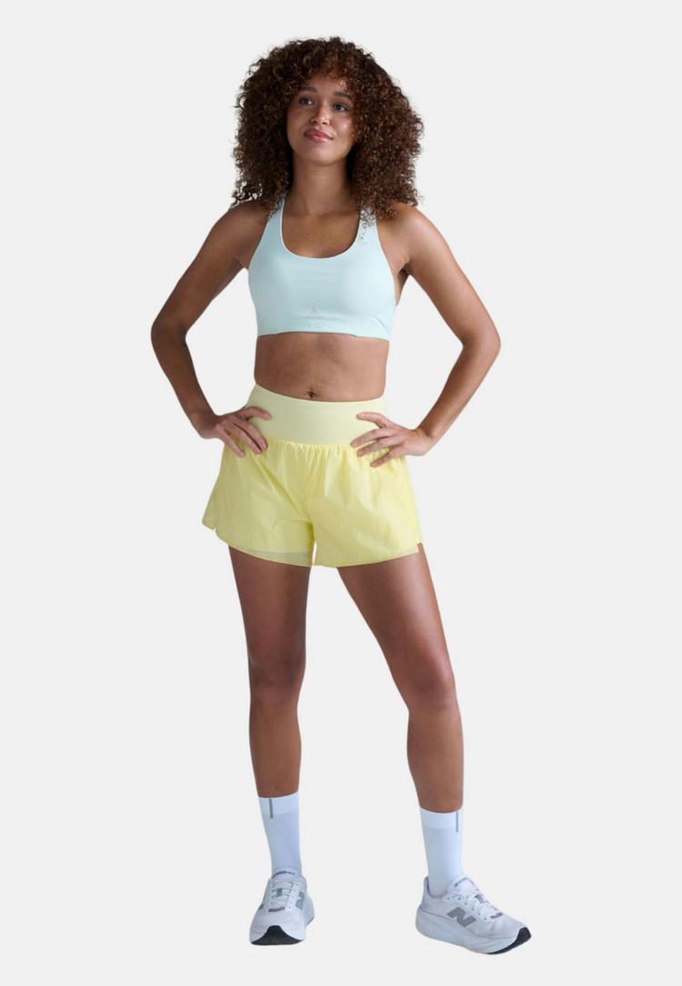 2XU 2XU Aero Hi-Rise 2-in-1 3 Inch Shorts Funktionsshorts Damen - lemon ice-lemon reflective - 1 | SportScheck