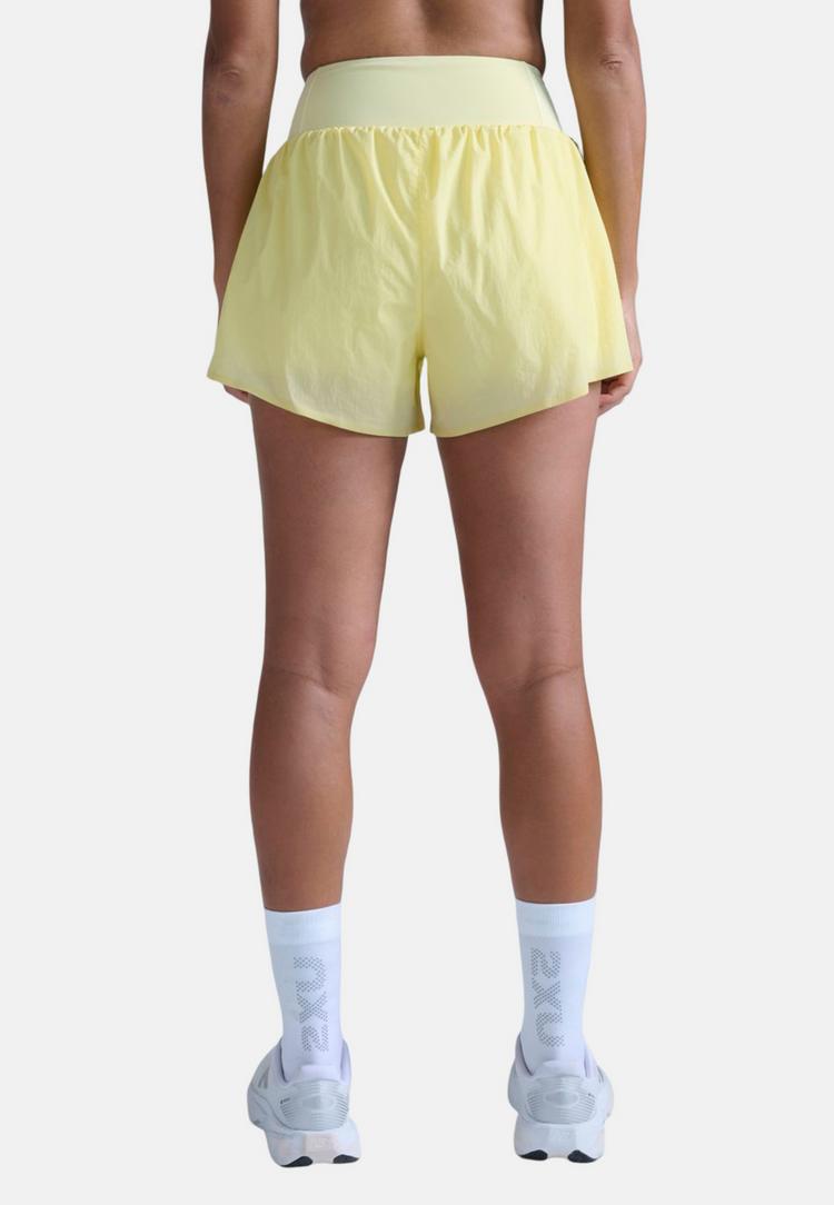 2XU 2XU Aero Hi-Rise 2-in-1 3 Inch Shorts Funktionsshorts Damen - lemon ice-lemon reflective - 4 | SportScheck