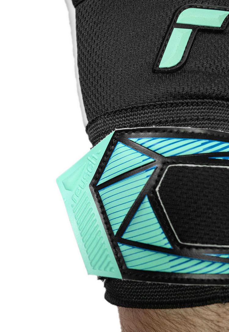 Reusch Reusch Attrakt RE:GRIP NC Torwarthandschuhe - 7272 black/ocean light - 2 | SportScheck