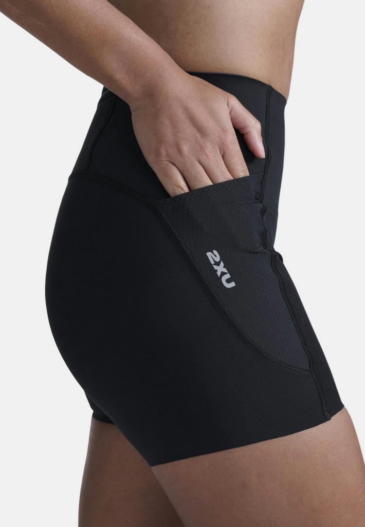 2XU 2XU Aero Mesh Hi-Rise 4 Inch Shorts Funktionsshorts Damen - black-silver reflective - 4 | SportScheck