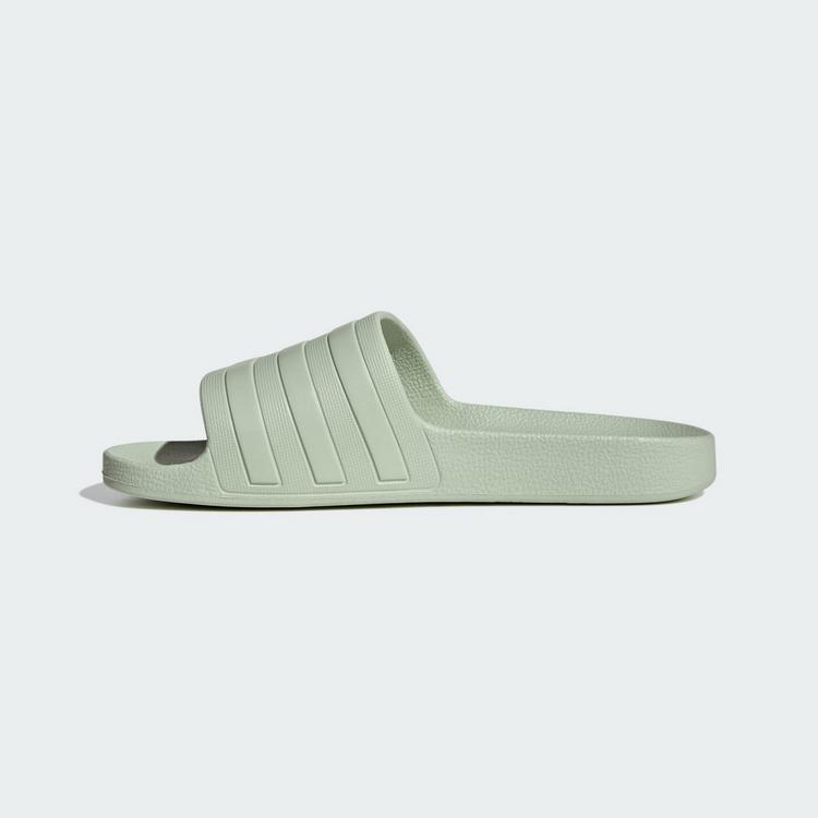 adidas adidas Aqua adilette Badelatschen - Linen Green / Linen Green / Linen Green - 5 | SportScheck