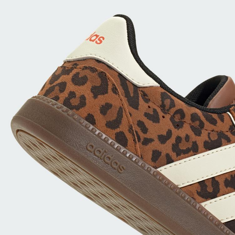 adidas adidas BREAKNET SLEEK SCHUH Sneaker Damen - Dusky Bronze / Cream White / Gum - 7 | SportScheck