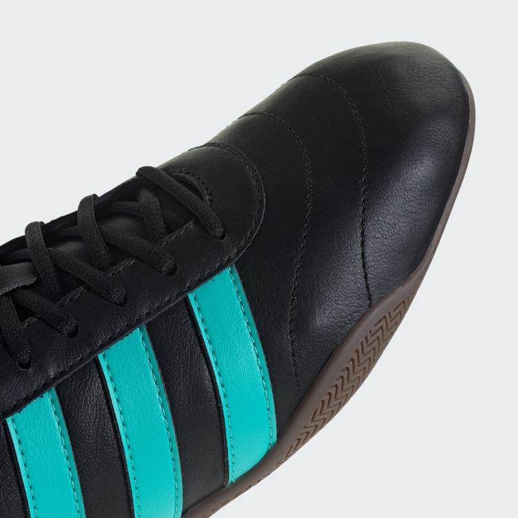 adidas adidas GRAND COURT LO MERCEDES-AMG PETRONAS F1 Fahrradschuhe Damen - Core Black / Semi Mint Rush / Gum - 7 | SportScheck