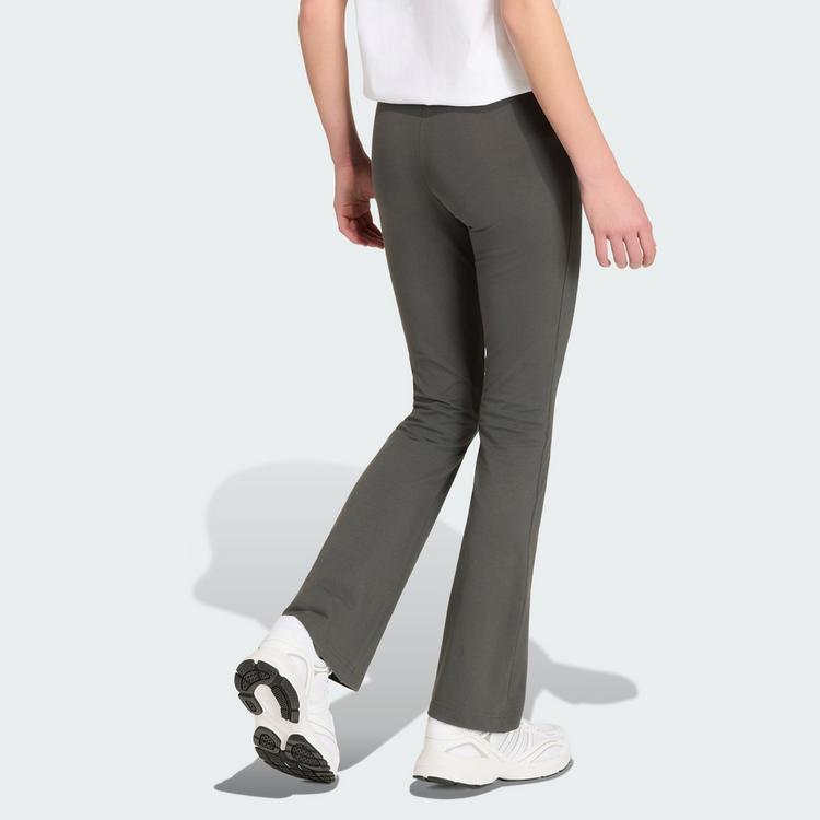 adidas adidas ESSENTIALS LEGGINGS, AUSGESTELLTES BEIN Leggings Kinder - Grey Six / Black - 1 | SportScheck