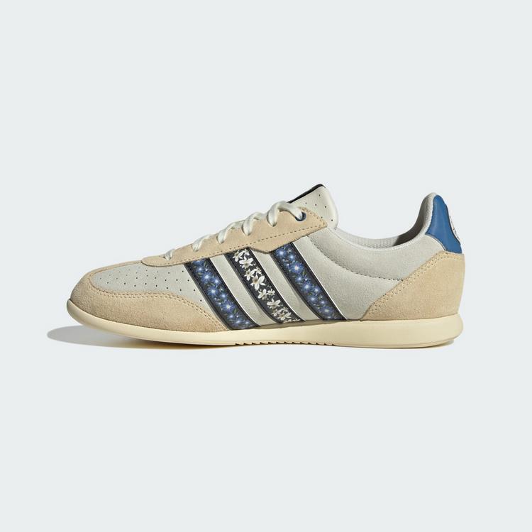 adidas adidas BARREDA LO SCHUH Sneaker Damen - Ivory / Core Black / Warm Vanilla - 5 | SportScheck