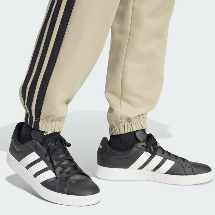 adidas adidas 3-STREIFEN WOVEN TRAININGSANZUG Trainingsanzug Herren - Wonder Cargo - 1 | SportScheck
