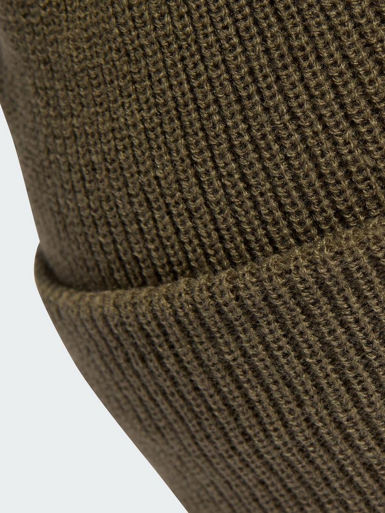 adidas adidas ESSENTIALS LABEL BEANIE MIT UMSCHLAG Beanie - Olive Strata / White - 1 | SportScheck