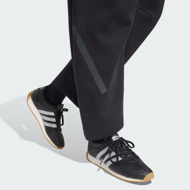 adidas adidas ADIDAS Z.N.E. HOSE OFFENER SAUM Freizeithose Damen - Black - 1 | SportScheck
