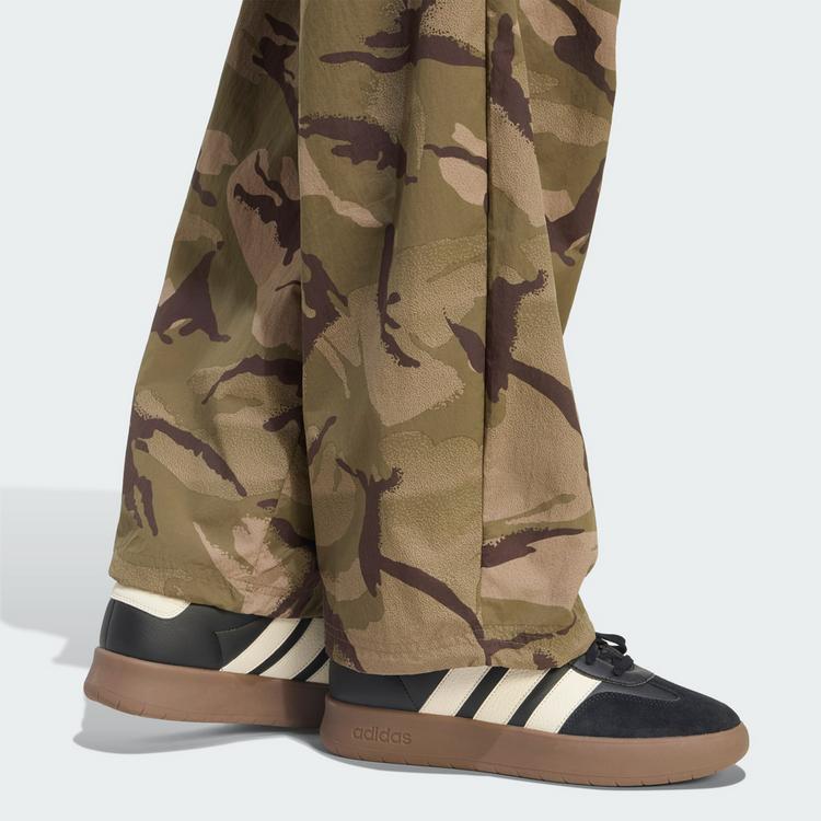 adidas adidas Seasonal Essentials Parachute-Hose, Stoffhose Herren - Multicolor / Aurora Coffee / Olive Strata / Khaki Six - 1 | SportScheck