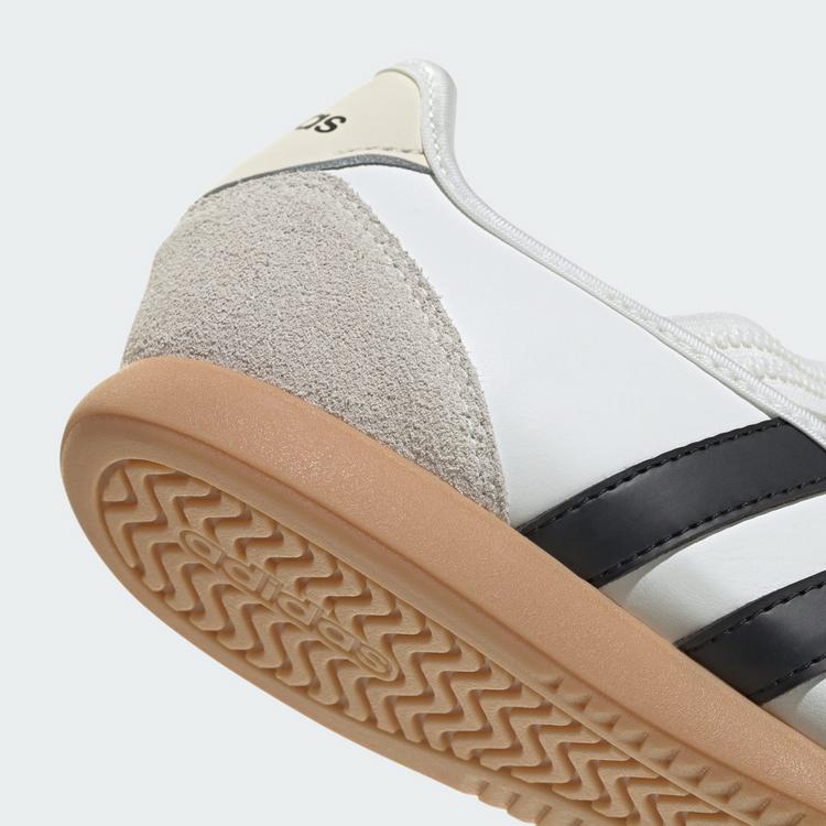 adidas adidas BARREDA MARY JANE SCHUH Sneaker Damen - Core White / Core Black / Gum - 6 | SportScheck