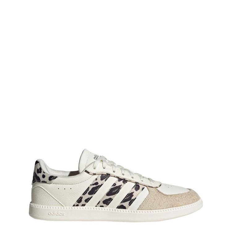 adidas adidas BREAKNET SLEEK SCHUH Sneaker Damen - Core White / Crystal Linen / Khaki Six - 0 | SportScheck