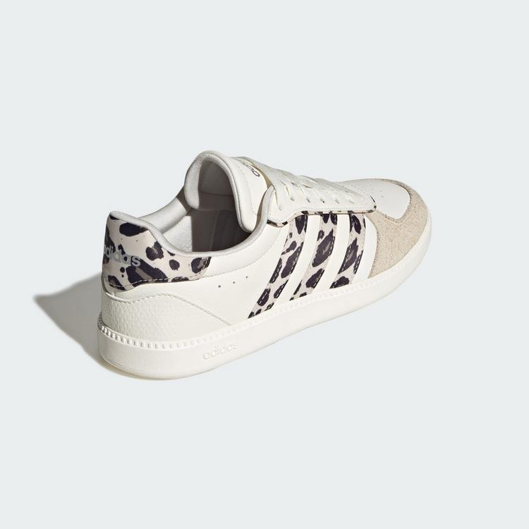 adidas adidas BREAKNET SLEEK SCHUH Sneaker Damen - Core White / Crystal Linen / Khaki Six - 4 | SportScheck