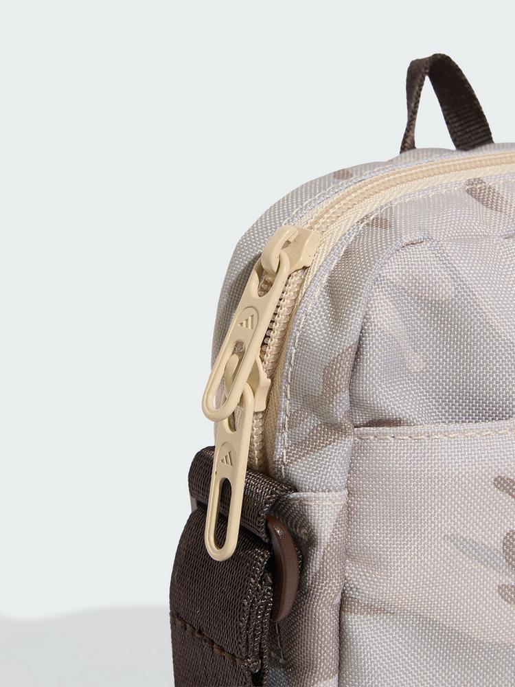 adidas adidas Camo Grafik Organizer Umh&auml;ngetasche - Crystal Linen / Wonder Beige / Aurora Coffee - 2 | SportScheck