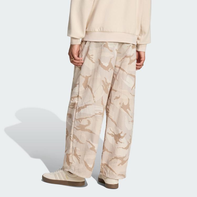 adidas adidas Seasonal Essentials Parachute-Hose, Stoffhose Herren - Multicolor / Chalky Brown / Crystal Linen / Light Brown - 1 | SportScheck