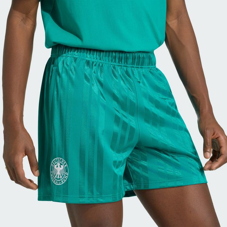 adidas adidas Deutschland EQT Shorts Fu&szlig;ballshorts Herren - Equipment Green - 1 | SportScheck