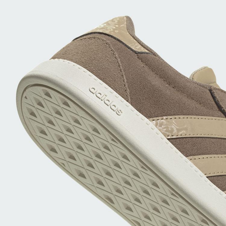 adidas adidas BREAKNET SLEEK SCHUH Sneaker Damen - Khaki Six / Gold Rw / Off White - 6 | SportScheck