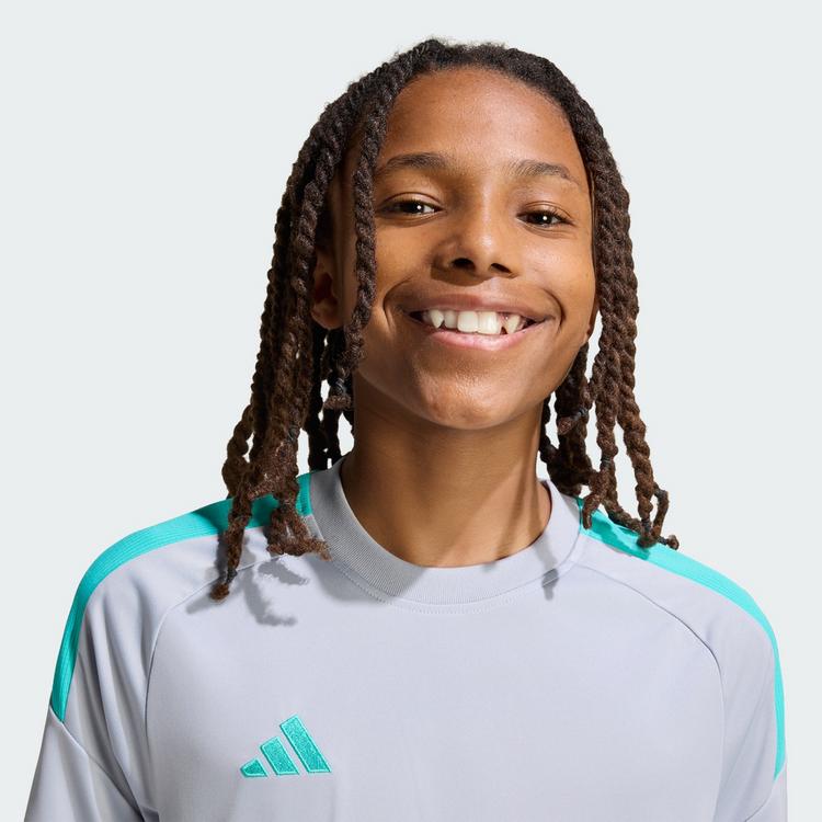 adidas adidas TIRO 26 ESSENTIALS KIDS TRIKOT Trikot Kinder - Halo Silver / Mint Rush / White - 0 | SportScheck