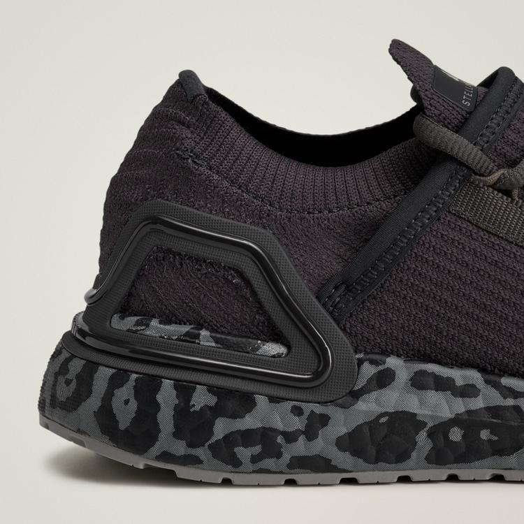 adidas adidas adidas by Stella McCartney Ultraboost Laufschuhe Damen - Black / Grey Four / Dove Grey - 7 | SportScheck