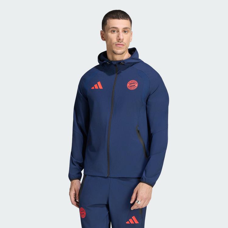 adidas adidas FC Bayern M&uuml;nchen Tiro Travel Windbreaker Herren - Night Indigo / Hi-Res Red - 0 | SportScheck