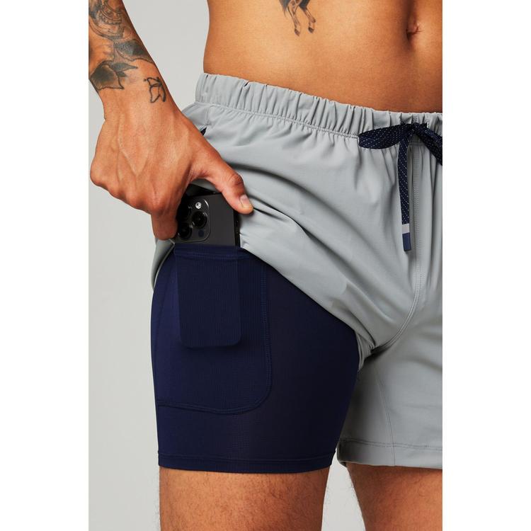 Fabletics Fabletics The One Short Mit Innenhose 13cm Shorts Herren - Grey - 4 | SportScheck