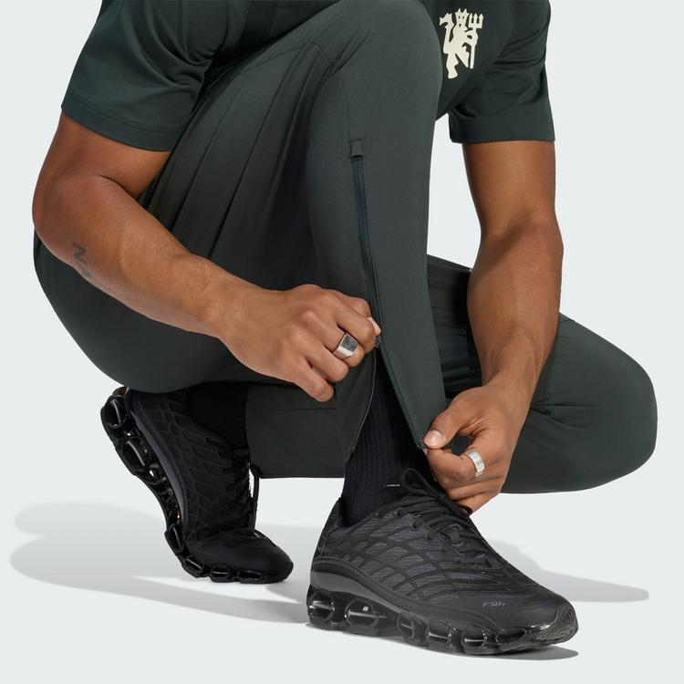 adidas adidas Manchester United Tiro Tech Hose Trainingshose Herren - Jungle Ink - 1 | SportScheck