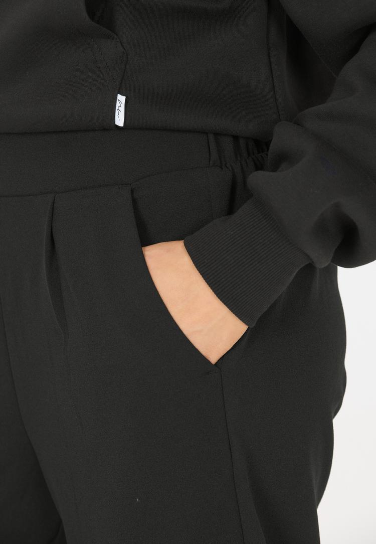 NOU NOU Morty Trekkinghose Damen - 1001 Black - 1 | SportScheck